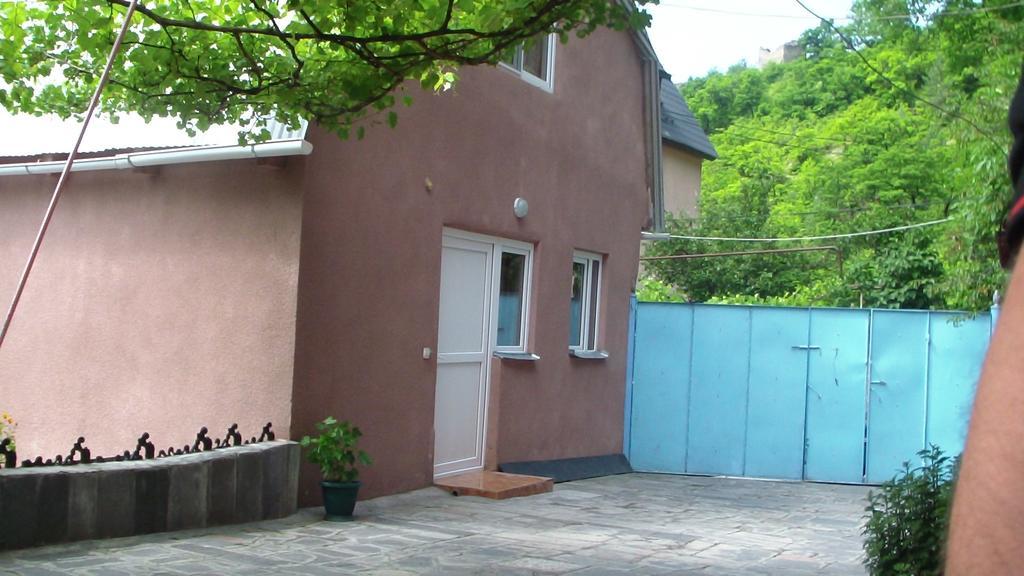Guest House Borjomi Star Exterior photo